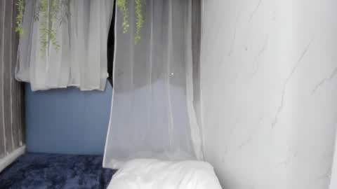 _zoecooper online show from March 18, 2026, 7:17 pm