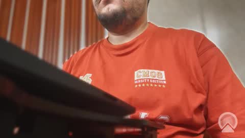 Sleepy owl online show from October 17, 2025, 11:13 am