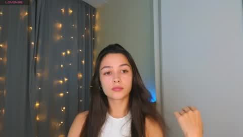 Snapshot of a_p_p_l_e chatting on December 11, 2024, 7:53 am Mila and Jess online show from December 11, 2024, 7:53 am