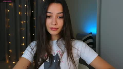 Snapshot of a_p_p_l_e chatting on January 1, 2025, 2:51 am Mila and Jess online show from January 1, 2025, 2:51 am