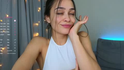 Snapshot of a_p_p_l_e chatting on January 2, 2025, 12:03 pm Mila and Jess online show from January 2, 2025, 12:03 pm