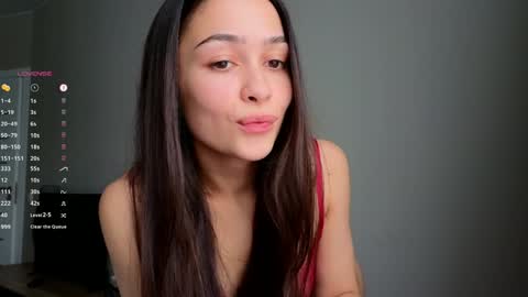 Snapshot of a_p_p_l_e chatting on February 6, 2025, 12:26 pm Mila and Jess online show from February 6, 2025, 12:26 pm