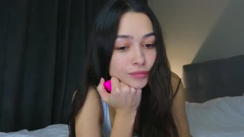 Snapshot of a_p_p_l_e chatting on February 17, 2025, 1:10 pm Mila and Jess online show from February 17, 2025, 1:10 pm