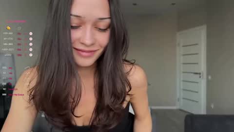 Snapshot of a_p_p_l_e chatting on October 18, 2025, 11:44 am Mila and Jess online show from October 18, 2025, 11:44 am