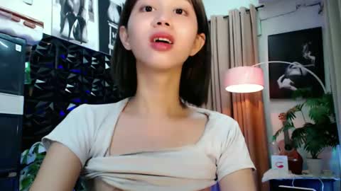 Snapshot of a_r_i_a_n_n_a chatting on April 24, 2026, 11:34 am Lovely Yana online show from April 24, 2026, 11:34 am