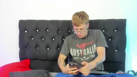 A Sexy Couple online show from October 5, 2025, 1:59 am