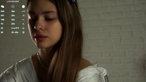 Lina online show from December 28, 2024, 3:04 pm