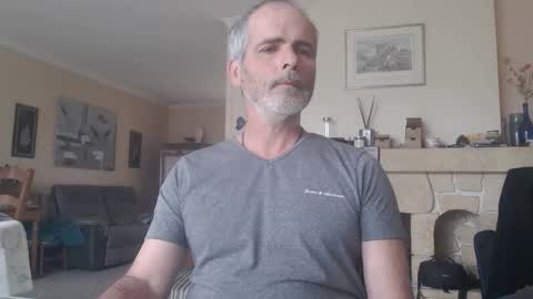 Snapshot of aalex1717 chatting on May 14, 2026, 10:44 am Aalex1717 online show from May 14, 2026, 10:44 am
