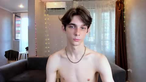 Snapshot of aaron_bang chatting on June 26, 2026, 3:49 pm Aaron Bang online show from June 26, 2026, 3:49 pm