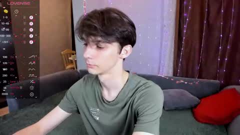 Snapshot of aaron_bang chatting on June 29, 2026, 9:48 pm Aaron Bang online show from June 29, 2026, 9:48 pm