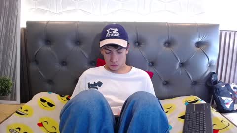 Aaron online show from December 2, 2024, 3:36 pm
