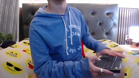 Aaron online show from December 2, 2024, 6:43 pm