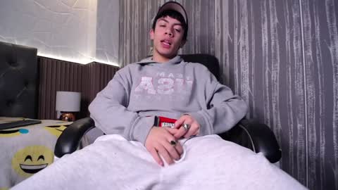 Aaron online show from December 7, 2024, 2:46 pm