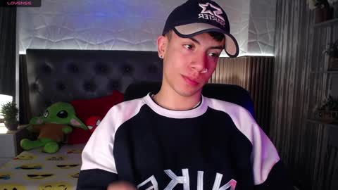 Aaron online show from December 20, 2024, 1:54 pm