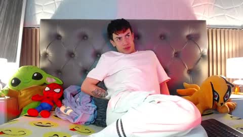 Aaron online show from January 21, 2025, 2:15 pm