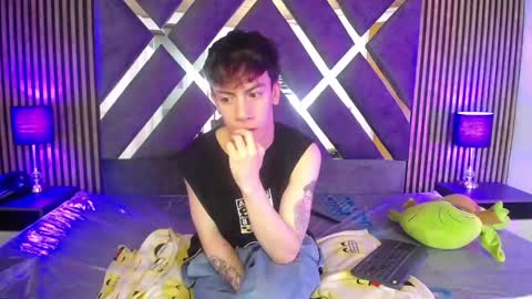Aaron online show from March 4, 2025, 6:50 pm