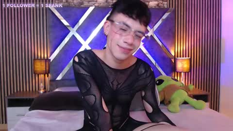 Aaron online show from October 27, 2025, 4:55 pm