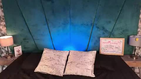 Snapshot of aaron_eze chatting on May 11, 2026, 12:55 pm Aaron Ezequiel online show from May 11, 2026, 12:55 pm