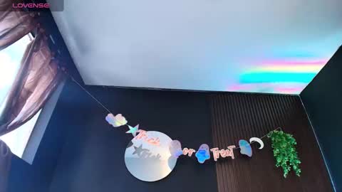 Aaron and Jassell online show from October 28, 2025, 3:04 pm