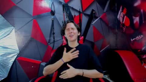 Aaron online show from December 18, 2025, 10:27 pm