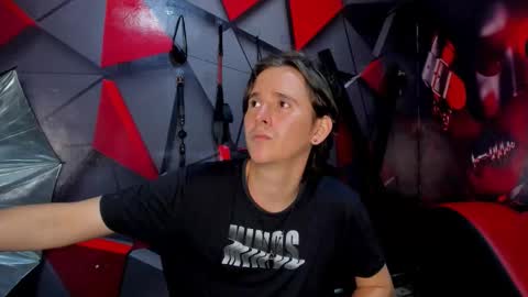 Aaron online show from December 19, 2025, 9:22 pm