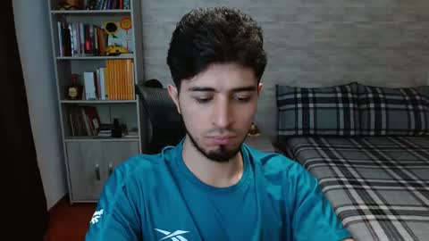 Aaron online show from October 28, 2025, 7:05 pm