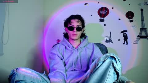 A A R O N online show from January 20, 2025, 2:01 am