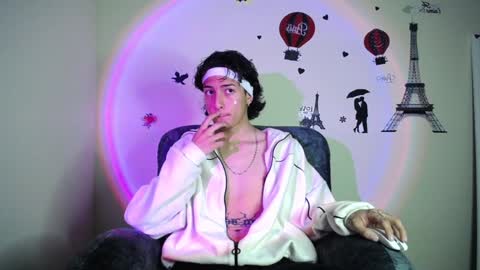 A A R O N online show from January 24, 2025, 11:15 am