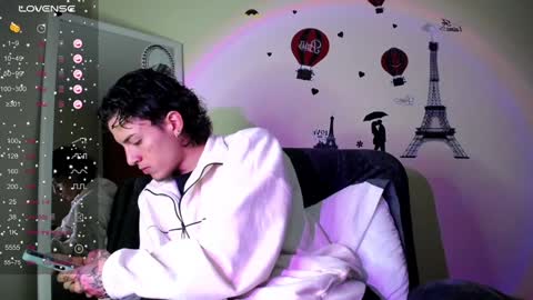 A A R O N online show from January 28, 2025, 1:50 am