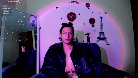 A A R O N online show from January 31, 2025, 2:49 pm