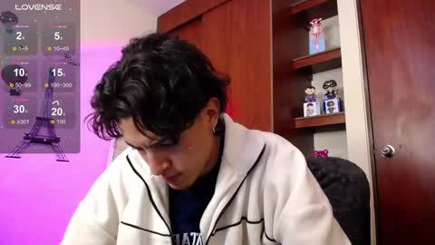 A A R O N online show from February 18, 2025, 4:48 pm