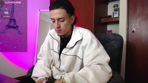 A A R O N online show from February 22, 2025, 6:08 pm