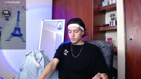A A R O N online show from February 27, 2025, 4:43 pm