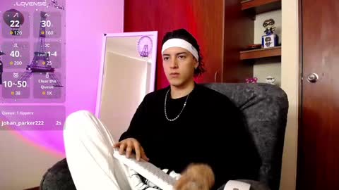 A A R O N online show from March 6, 2025, 1:46 pm