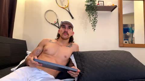 Snapshot of aaron_wheel chatting on May 9, 2026, 11:32 pm aaron_wheel online show from May 9, 2026, 11:32 pm