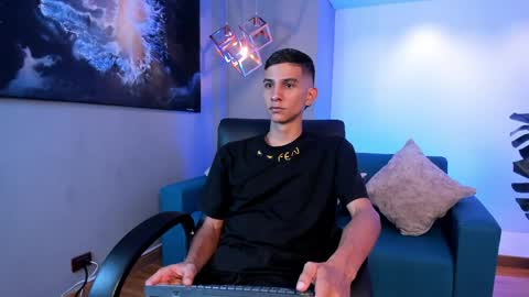 Aaron online show from April 20, 2026, 8:43 pm