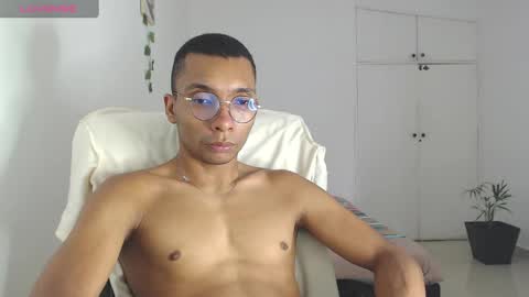 Heyy my name is Aaron online show from January 20, 2025, 6:43 pm
