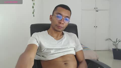 Heyy my name is Aaron online show from January 22, 2025, 2:04 am