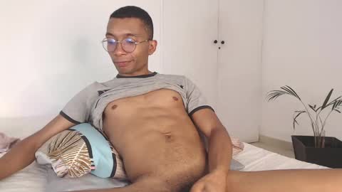Heyy my name is Aaron online show from February 23, 2025, 5:34 am