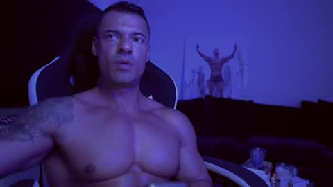 aaronblazee online show from May 7, 2026, 5:07 pm