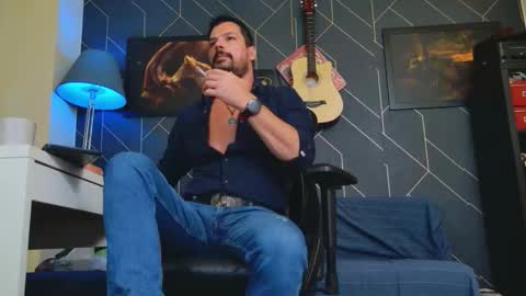 Aaron online show from September 14, 2025, 1:38 am