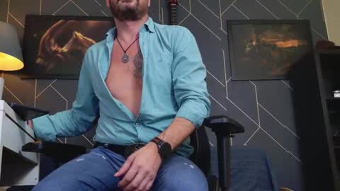 Aaron online show from November 5, 2025, 6:30 pm