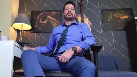 Aaron online show from November 9, 2025, 3:05 am