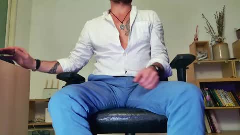 Snapshot of aaronbomer chatting on April 29, 2026, 6:36 pm Aaron online show from April 29, 2026, 6:36 pm