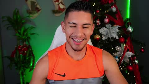 AARON  online show from December 16, 2024, 11:18 pm