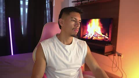 AARON  online show from May 5, 2026, 2:58 pm