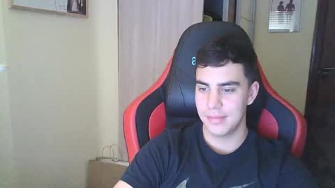 Snapshot of aaronlavine chatting on February 19, 2025, 5:49 pm aaronlavine online show from February 19, 2025, 5:49 pm