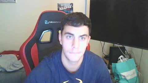 Snapshot of aaronlavine chatting on November 17, 2025, 5:30 pm aaronlavine online show from November 17, 2025, 5:30 pm