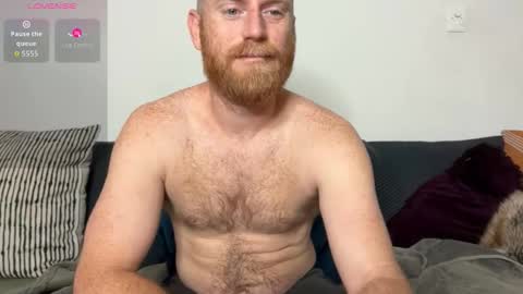 Snapshot of aaronstone_ chatting on October 8, 2025, 11:41 am Scrufffypup online show from October 8, 2025, 11:41 am