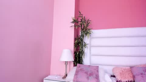 abbey_walker online show from December 27, 2024, 2:47 am